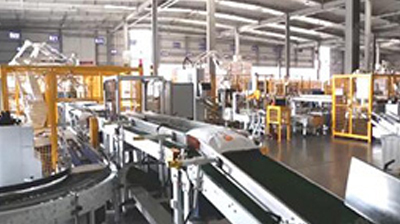 中粮（大连）大米装箱码垛